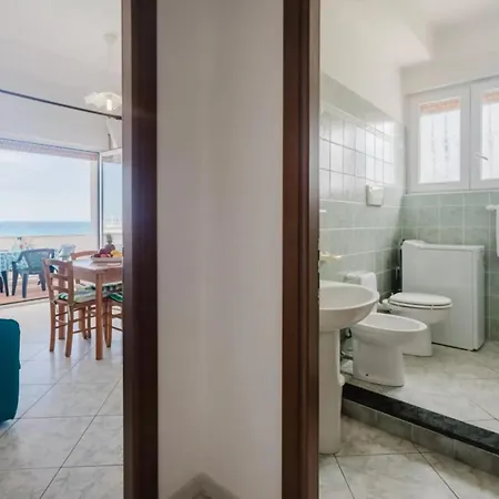 Breathtaking Seaview In Appartement Porto Torres